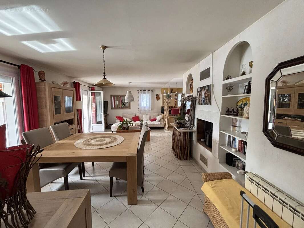 Maison à FIGANIERES