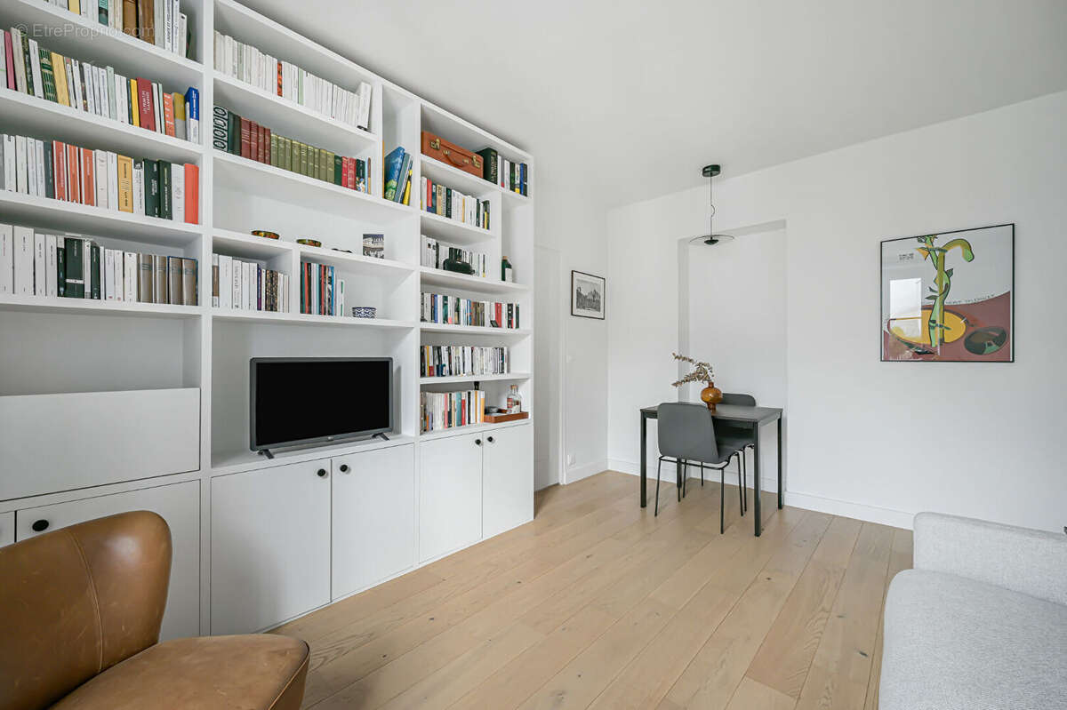 Appartement à PARIS-14E