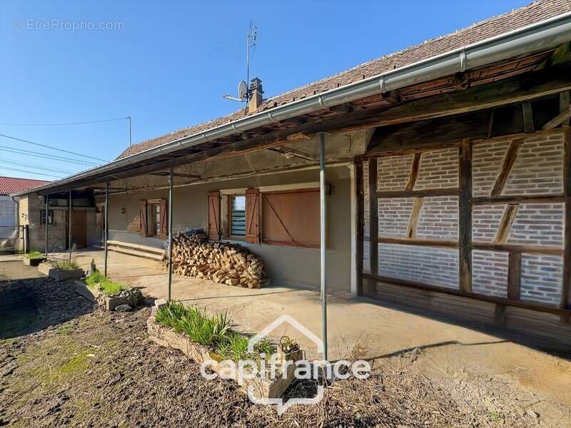 Maison à L'ABERGEMENT-SAINTE-COLOMBE