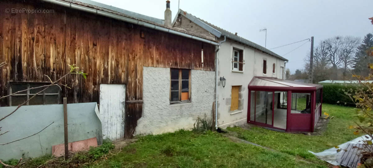 2 maisons à rafraîchir, dépendances, sur 1107m2 avec puits - photo 2