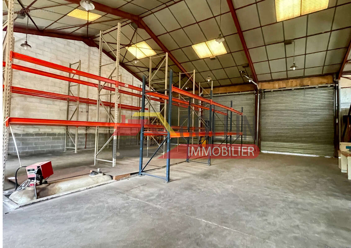 Local commercial d'env 300 m2 sur  2000 m2 de terrain environ, - photo 3