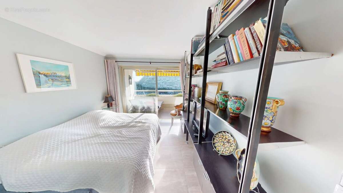 Appartement à VILLENEUVE-LOUBET