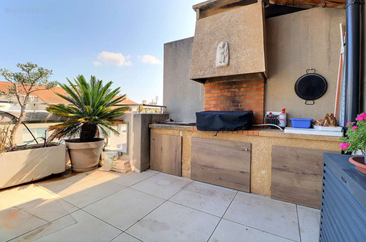 Appartement à MARSEILLE-8E