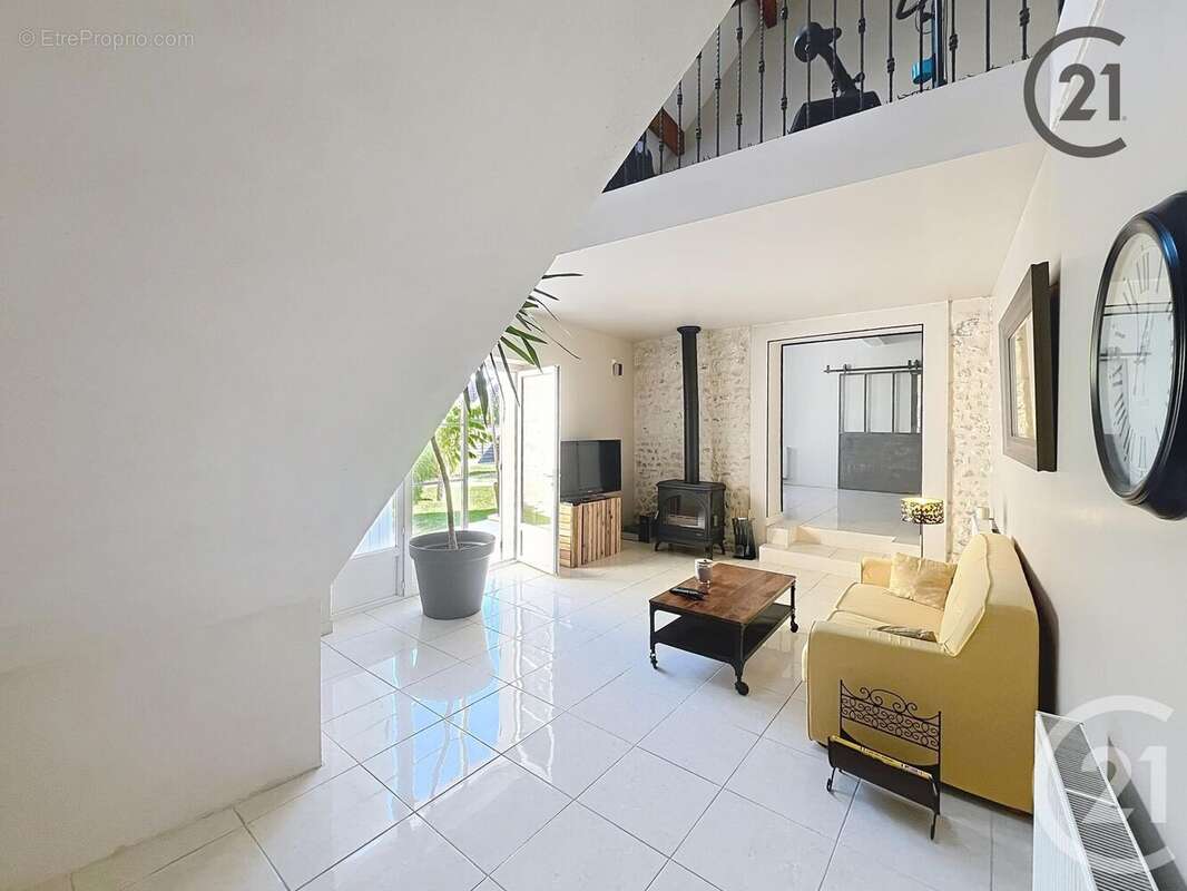 Maison à BRIENON-SUR-ARMANCON