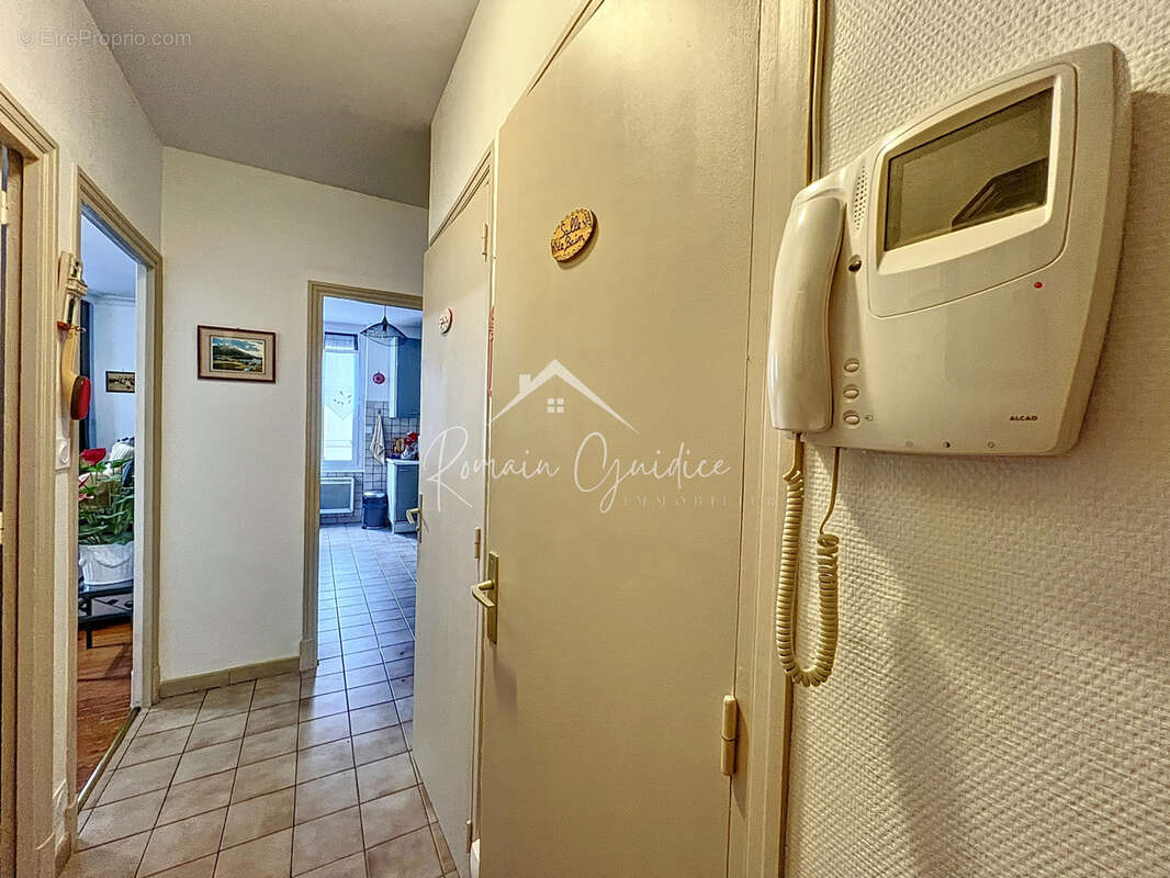 Appartement t2 60 m2 vendu meublé avec grande terrasse - photo 9