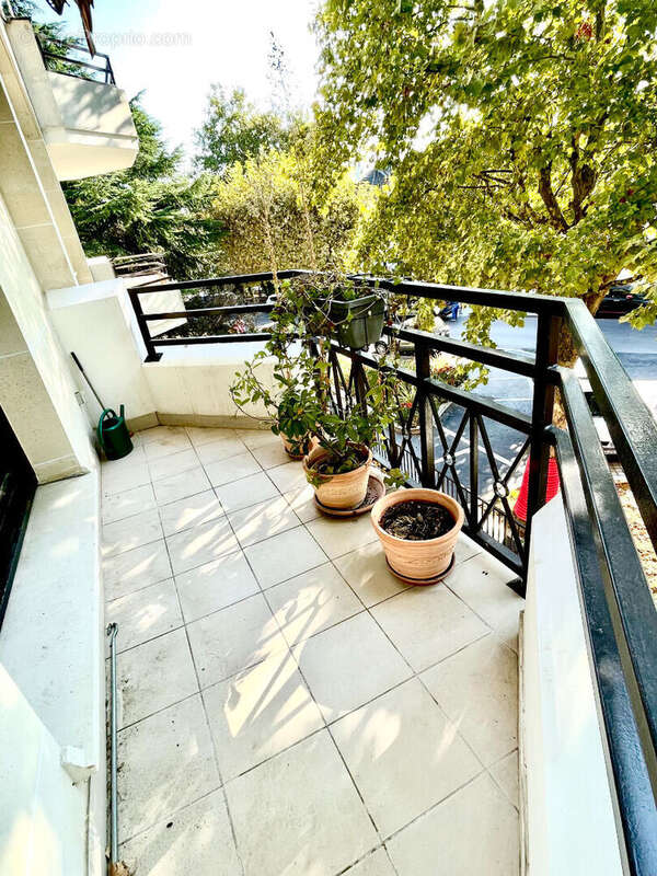 Appartement à LA GARENNE-COLOMBES