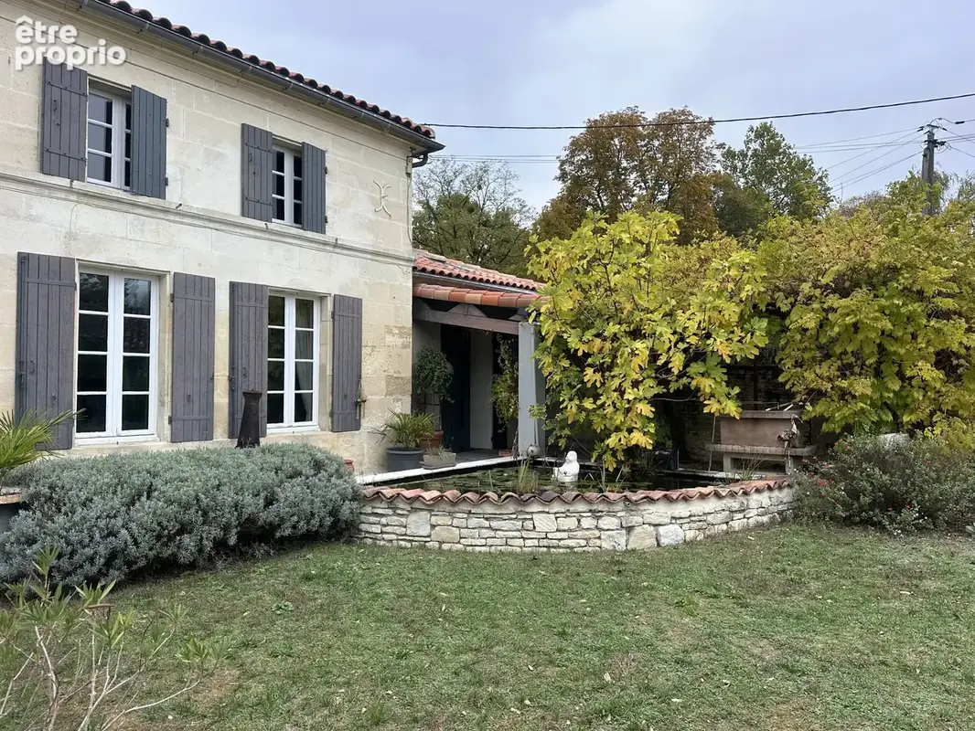 Mons, 13km de Cognac, demeure de charme avec 2 gîtes et piscine. - photo 2
