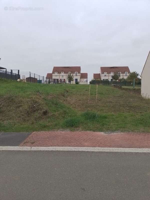 Terrain à COMPIEGNE