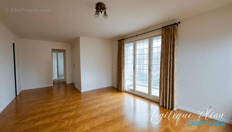 Appartement à SAINT-CYR-L'ECOLE