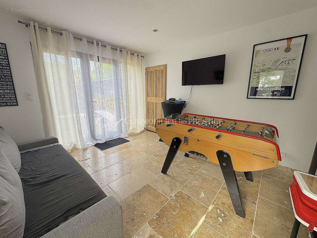 Maison à PERNES-LES-FONTAINES