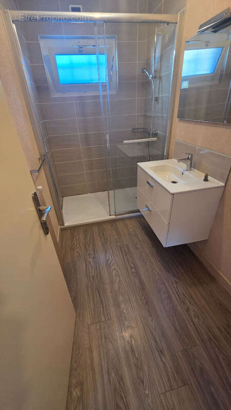 Appartement à BONNE