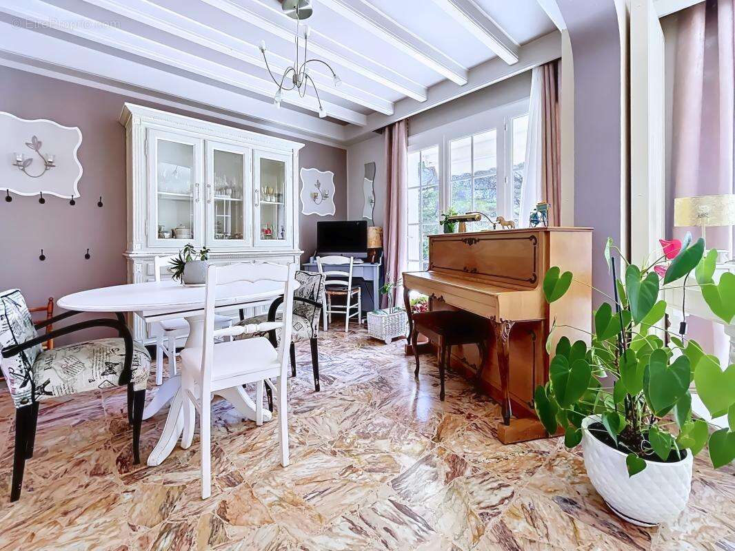 Maison à MALISSARD