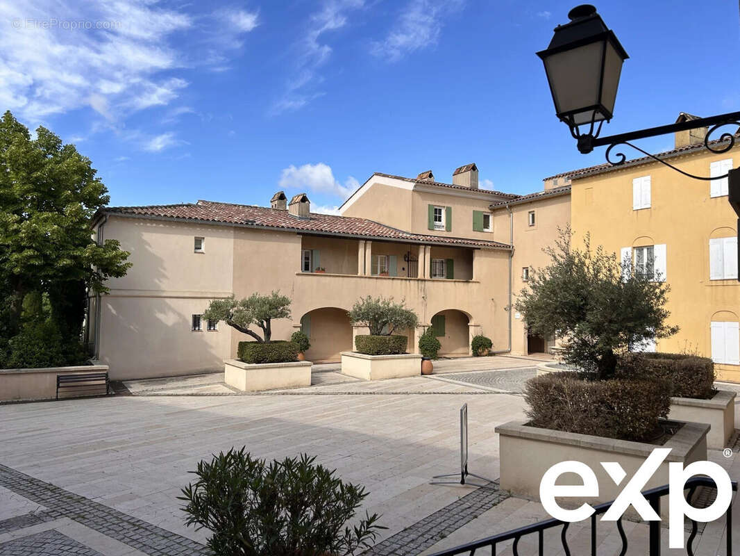 Appartement à MALLEMORT