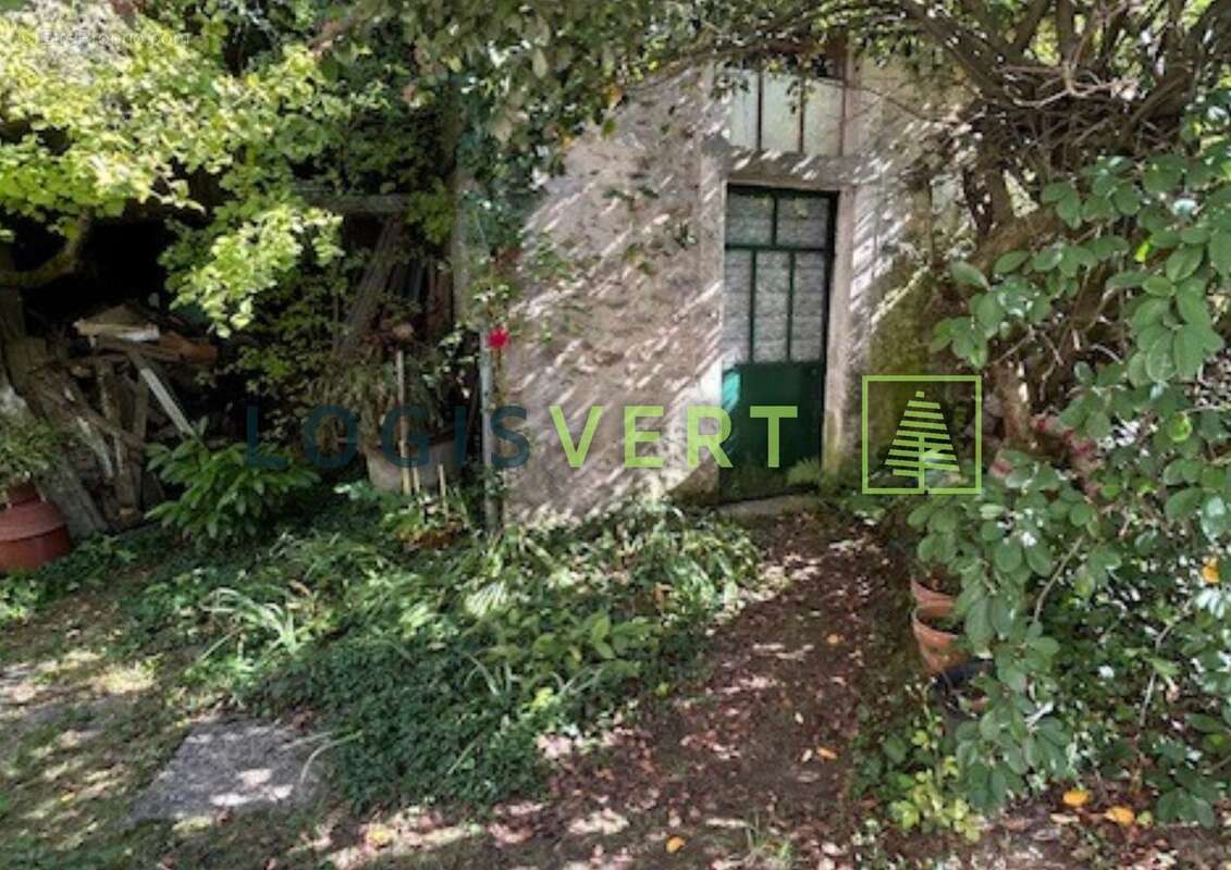 Terrain à VILLEBON-SUR-YVETTE