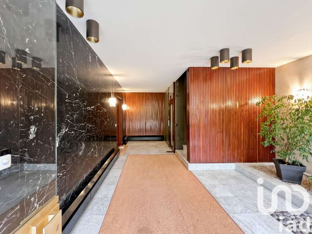 Photo 2 - Appartement à LA CELLE-SAINT-CLOUD