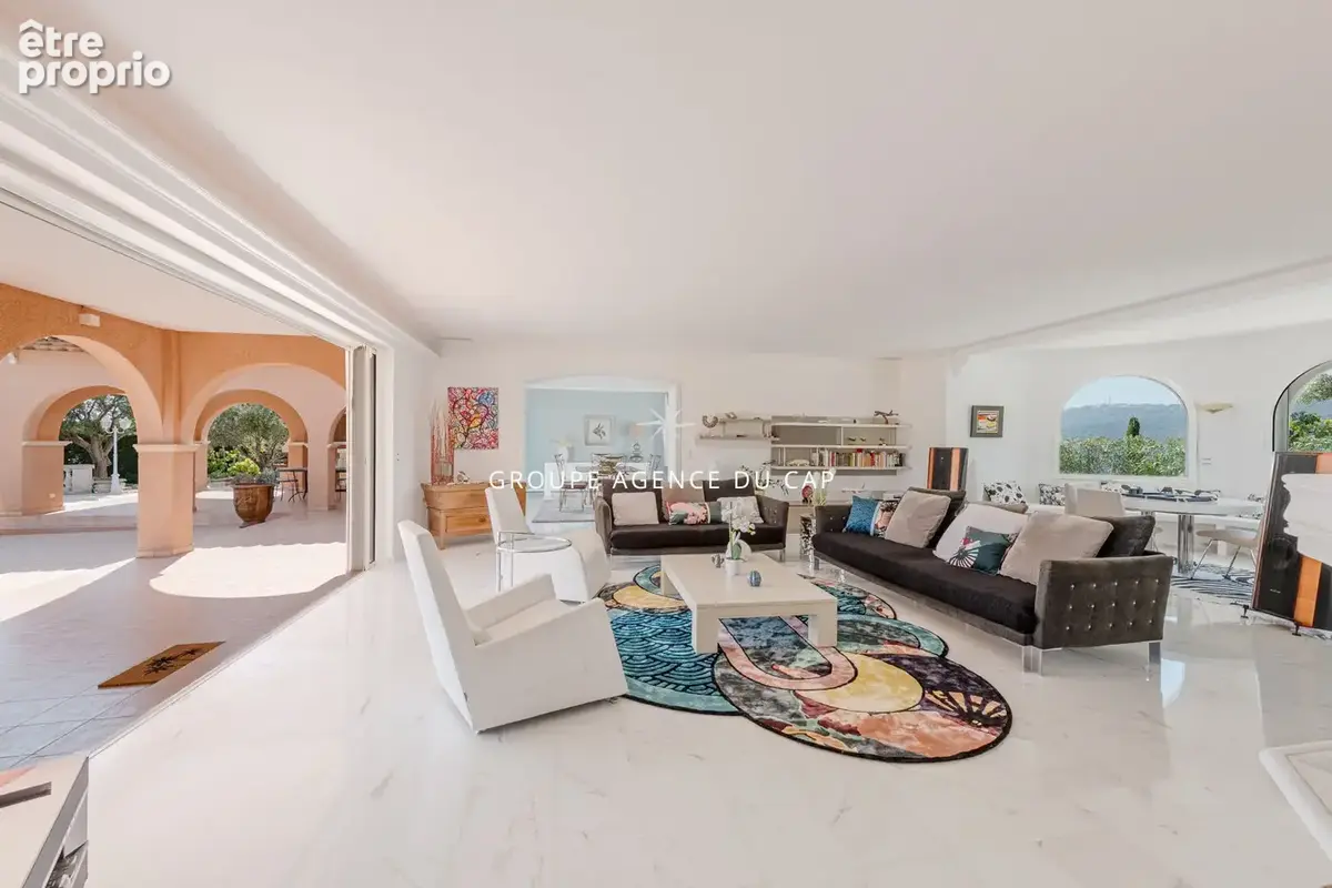 A vendre villa vue mer panoramique de 220m2 aux issambres  avec garage et piscine - photo 7