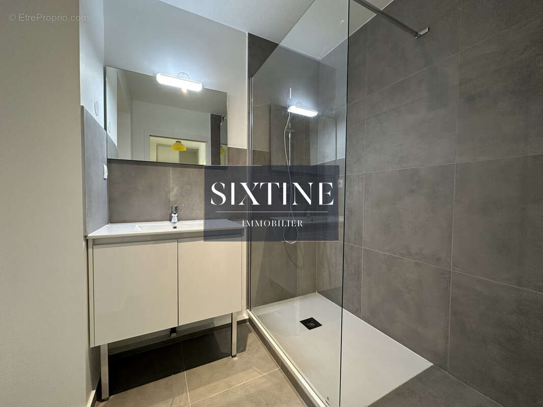 Appartement à NEUVILLE-SUR-SAONE