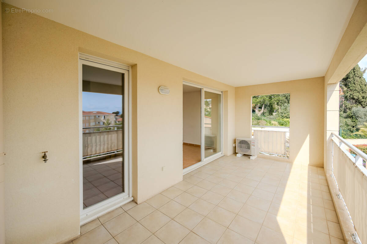 Appartement à HYERES