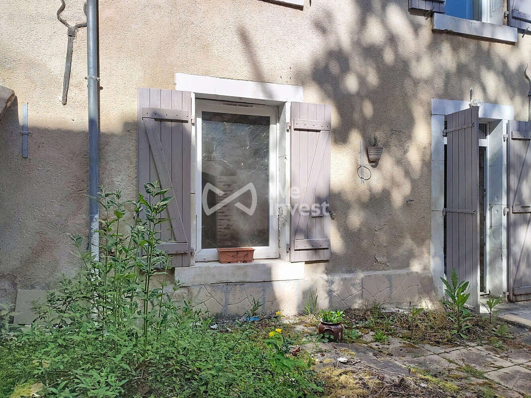 cour exterrieur - Appartement à CRANSAC