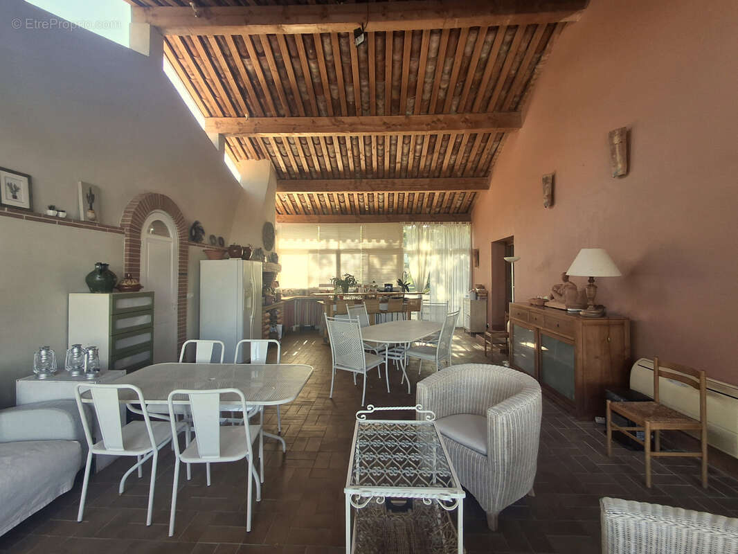 Maison à RENNEVILLE