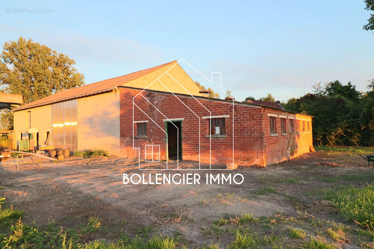 Maison avec hangar et dépendances - photo 10