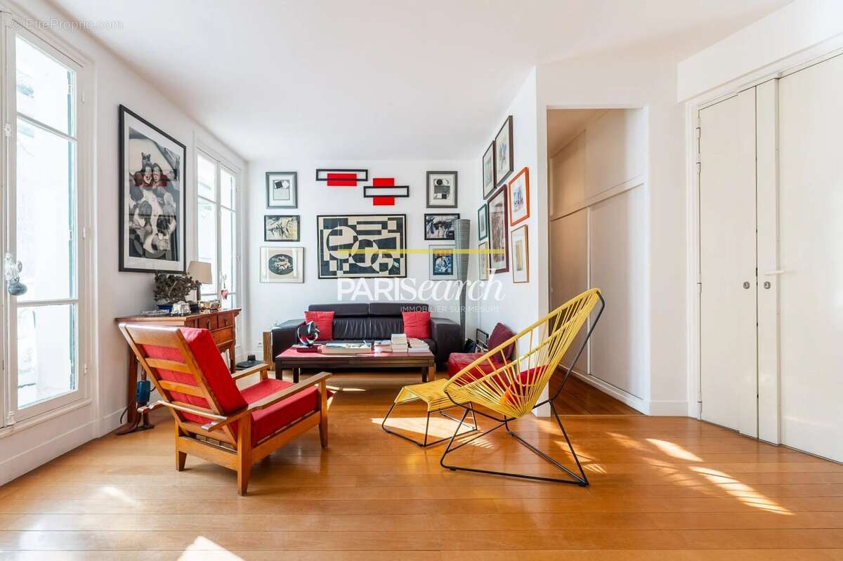 Appartement à PARIS-16E