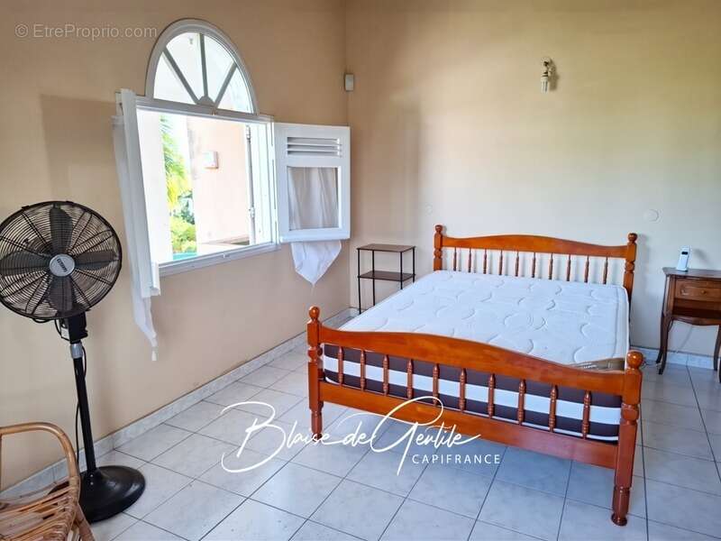 Maison à BAIE-MAHAULT