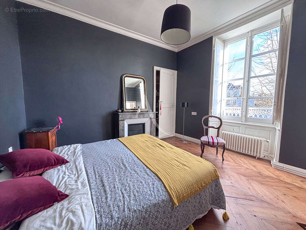 Maison à CHATEAU-GONTIER