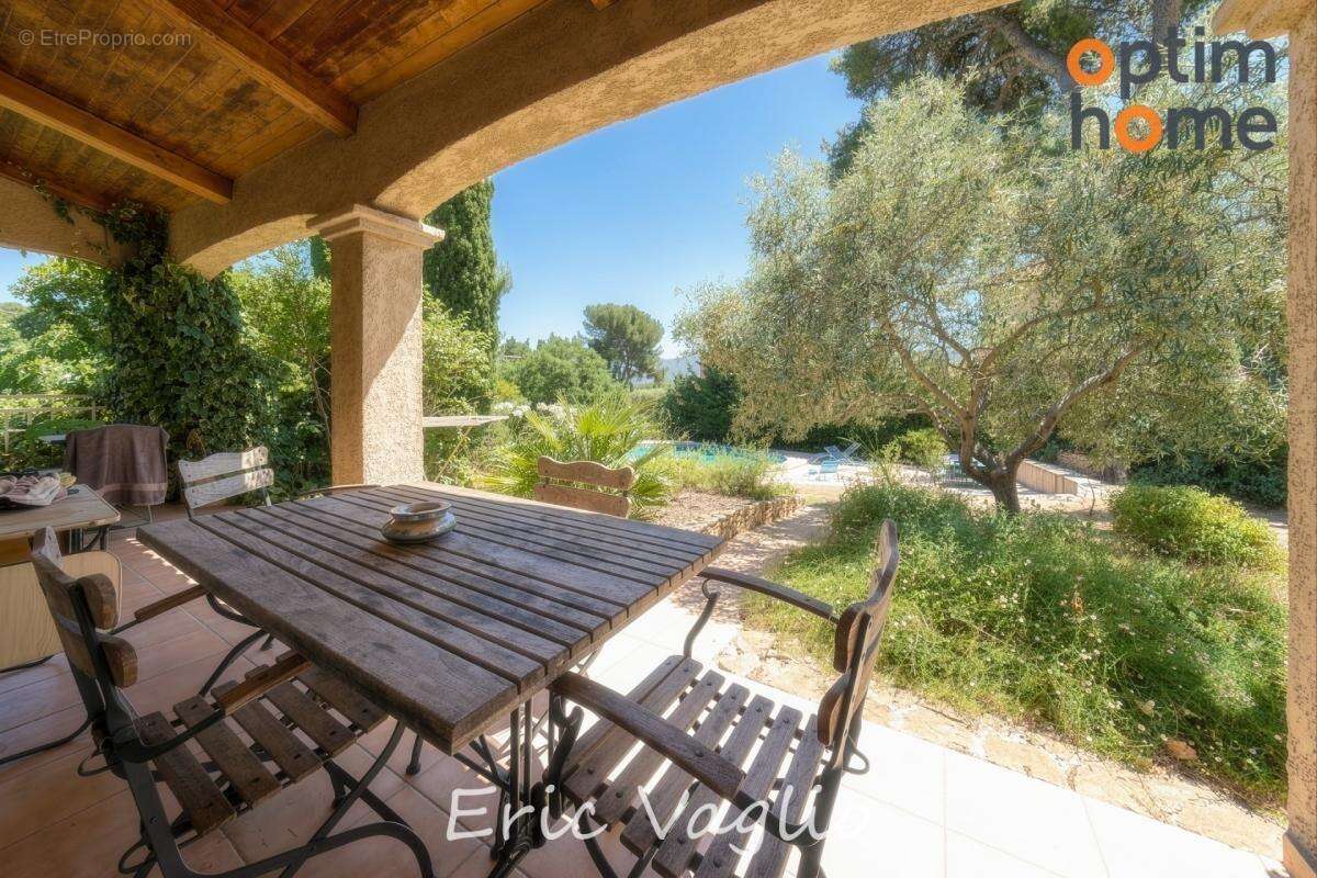 Bouc Bel Air (Aix à 10 mn) - Vente Belle Villa T5 de 269 M2, sur un terrain clos et arboré de 1257 M2 avec piscine, proche IBS,  - photo 6