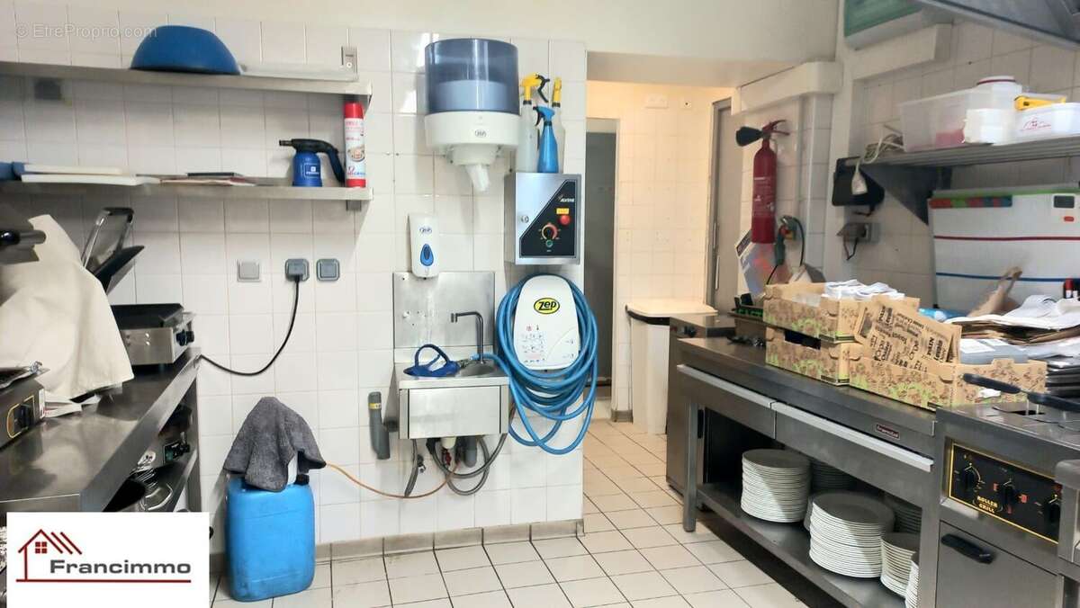 Commerce à MONESTIER-DE-CLERMONT