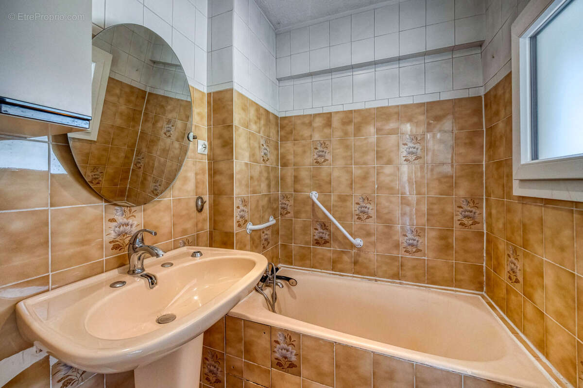 Maison à CHAMP-SUR-DRAC