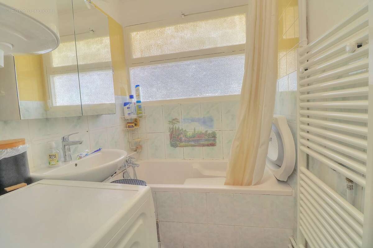 Coup de cœur à Grasse pour une famille ou un investissement rentable  : lumineux 3 pièces avec parking et cave - photo 4