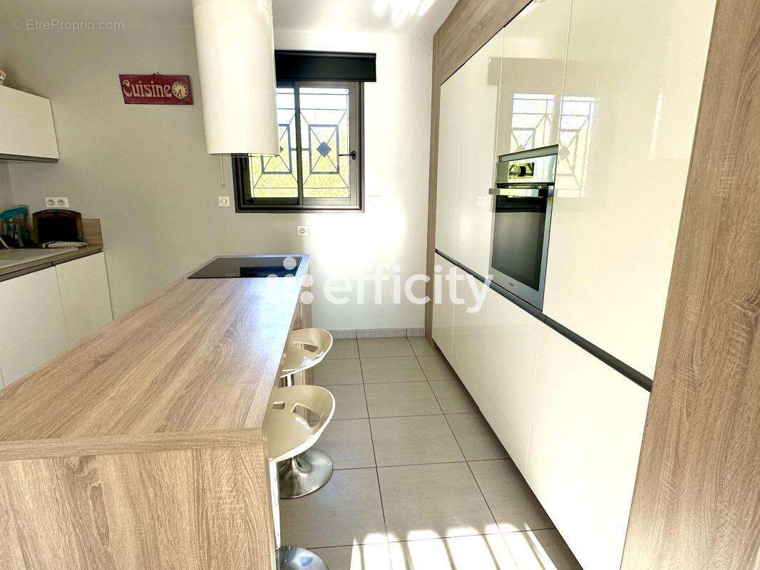 Maison à SAINT-MAXIMIN-LA-SAINTE-BAUME