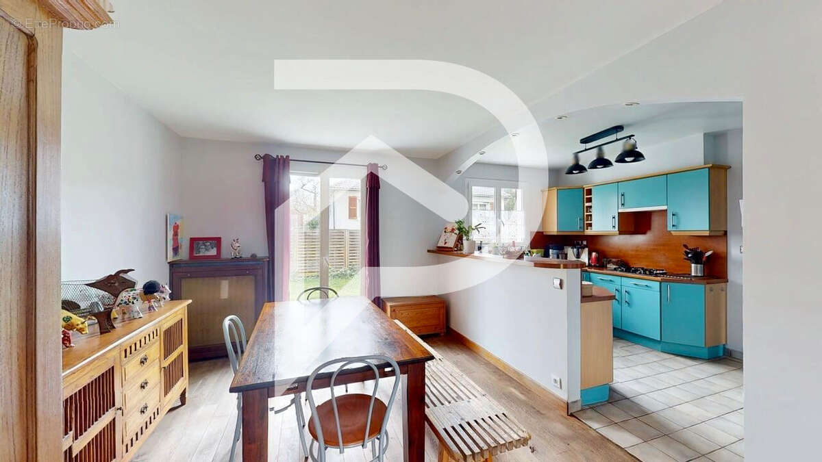 Maison à VERNEUIL-SUR-SEINE