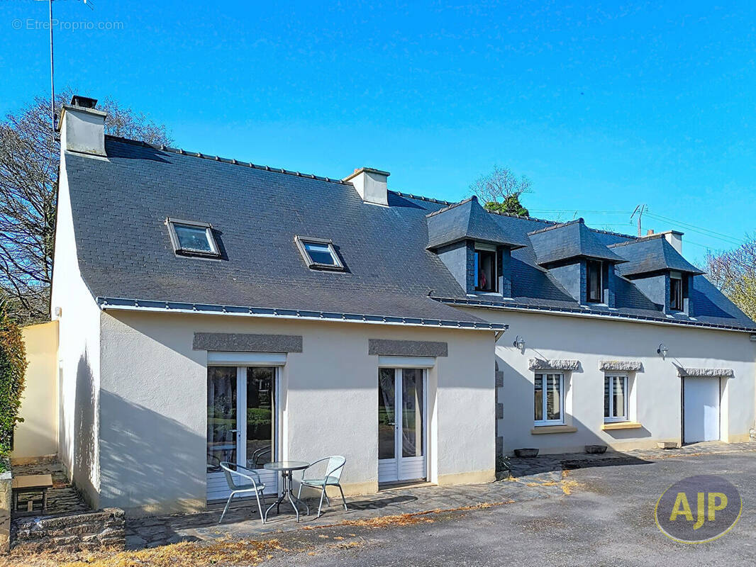 Maison à PLUHERLIN