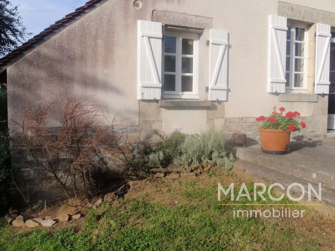 Maison à MAISON-FEYNE