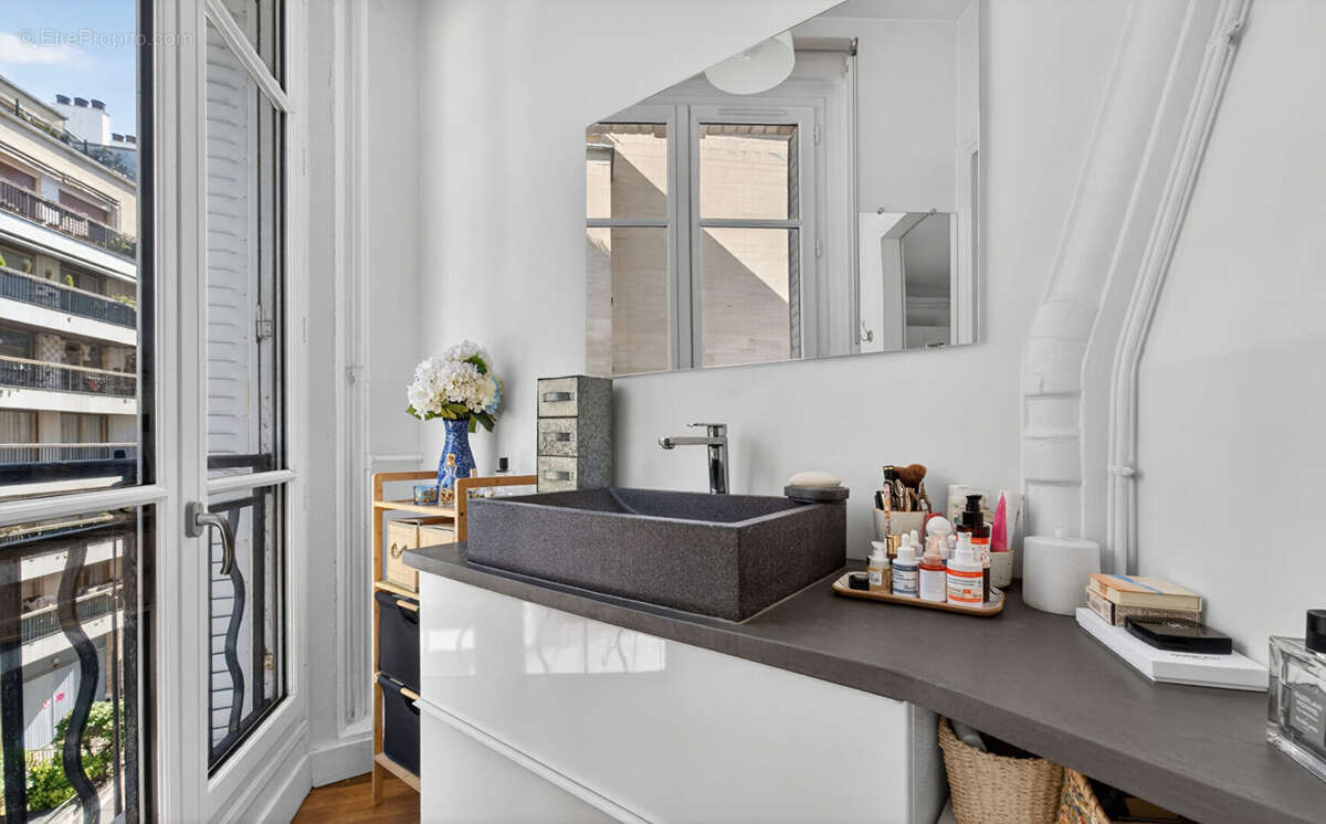 Appartement à PARIS-15E