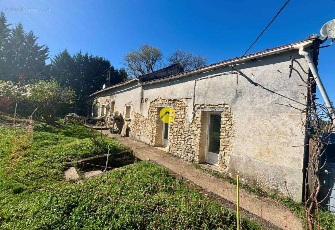 Maison à SAINTE-ALVERE