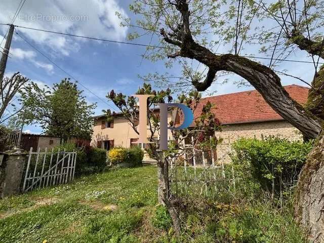 Maison à LA CLAYETTE