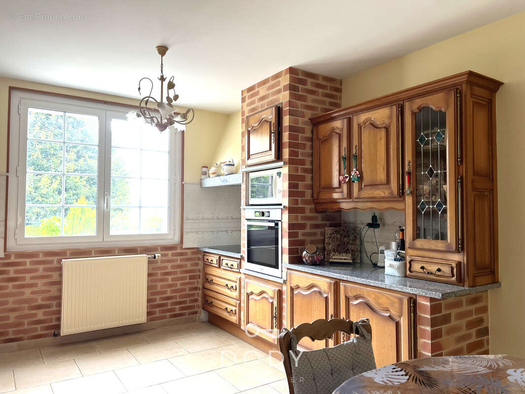 Maison à CREYSSE