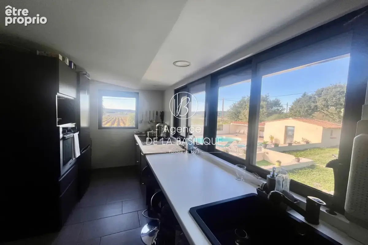 Maison 4 pièces 150 m² à vendre à Saint-Maximin-La-Sainte-Baume (83470) - photo 4