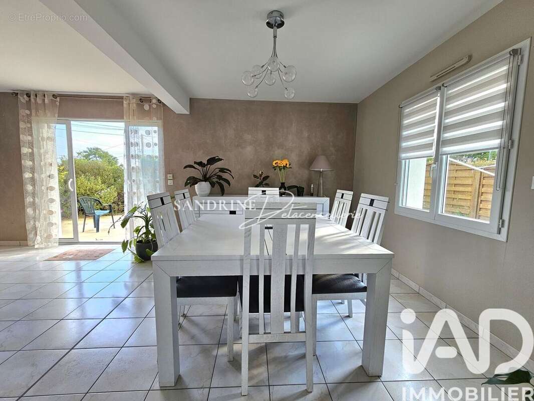 Maison 136 m² à La Chapelle-Sur-Erdre  - photo 4