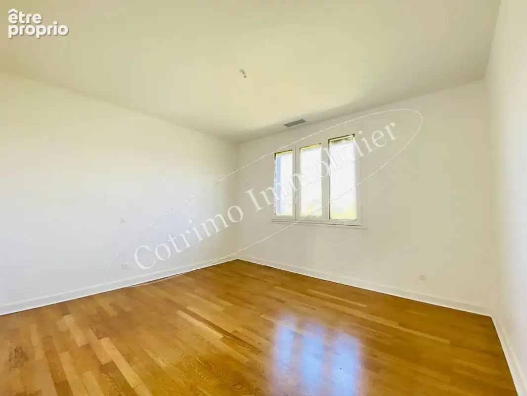 Appartement Vaulx En Velin village 5 pièces 116 m²+jardin - photo 7