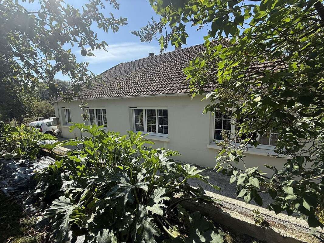 Maison à SAINT-OUEN-LE-HOUX