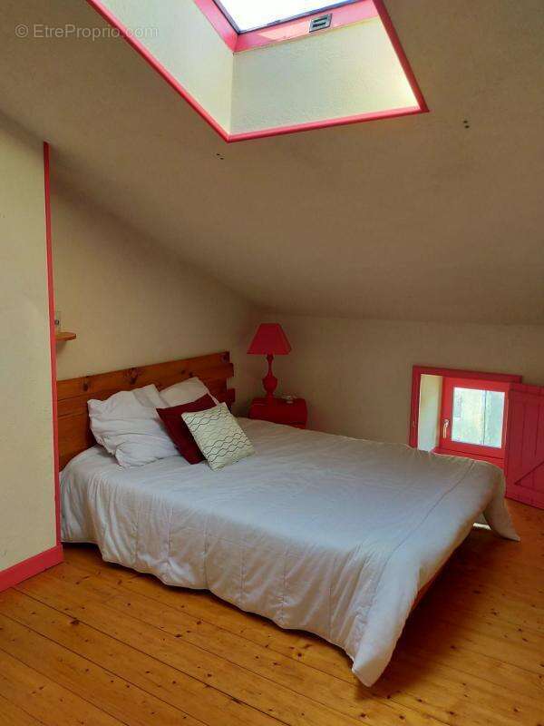 Maison à BERRIAS-ET-CASTELJAU