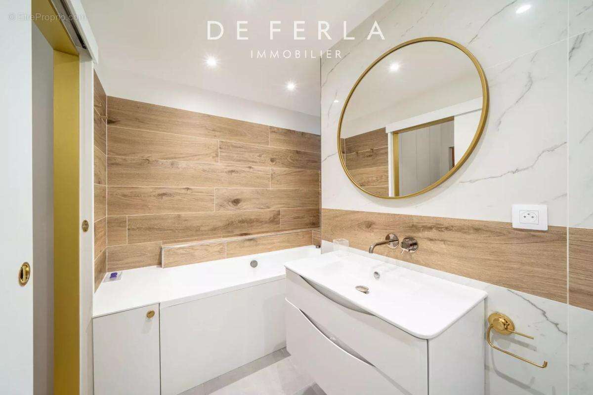 Appartement à PARIS-7E