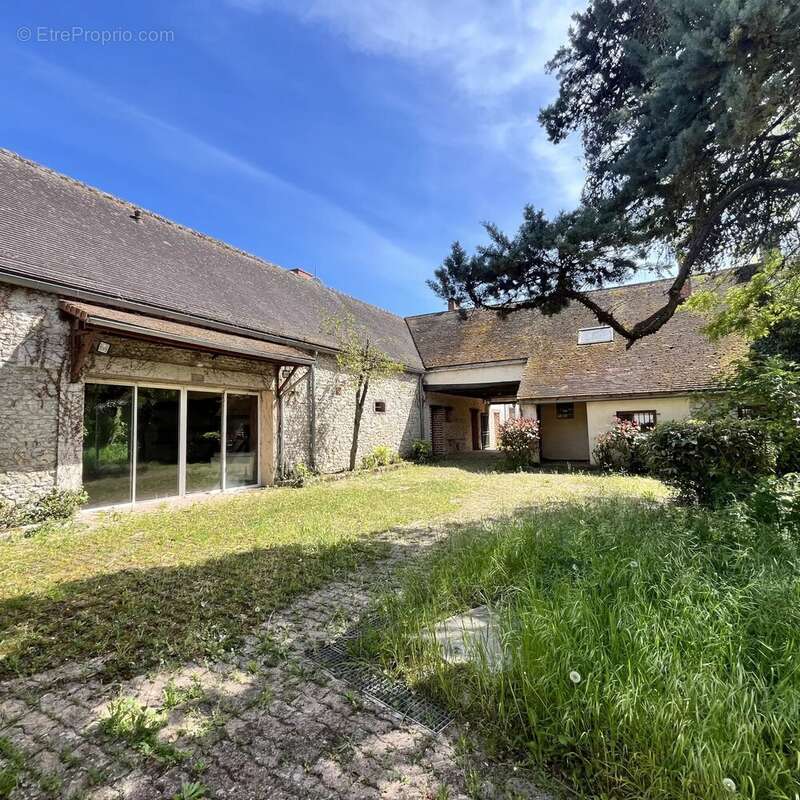 Maison à EGREVILLE