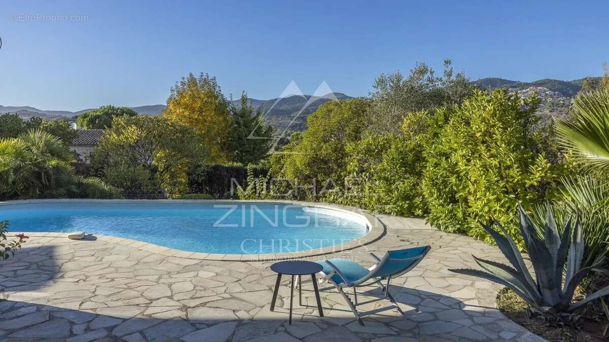 Maison à MANDELIEU-LA-NAPOULE