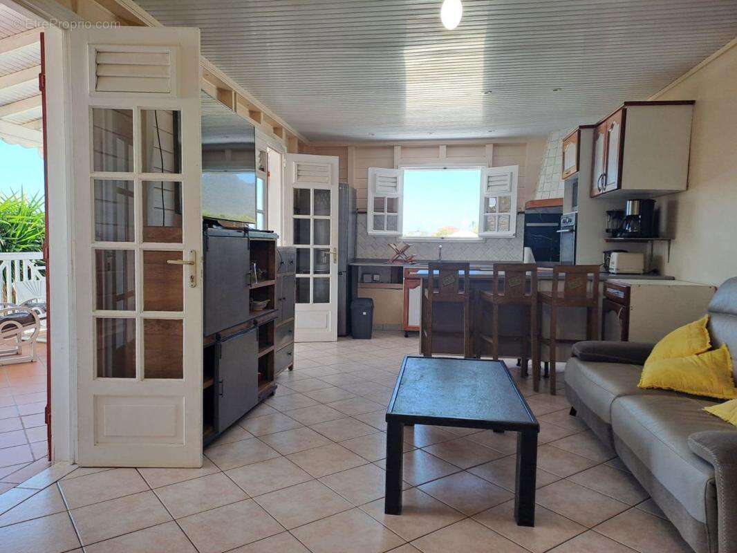 A VENDRE – Maison avec fort potentiel locatif à Dizac au Diamant - photo 6