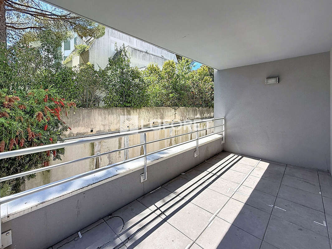 À vendre Appartement T3 avec terrasses et parkings - photo 5